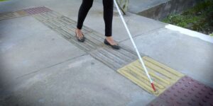 hoje-e-dia:-dezembro-vermelho,-pessoas-com-deficiencia-e-samba-em-foco