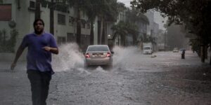 capital-paulista-entra-em-estado-de-atencao-com-chuva-e-alagamento
