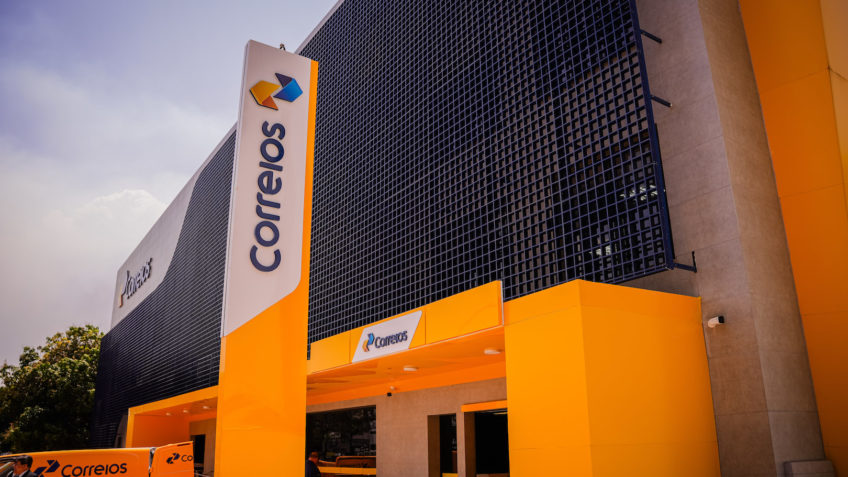 Com rombo dos Correios, Lula edita decreto que dá espaço a socorro