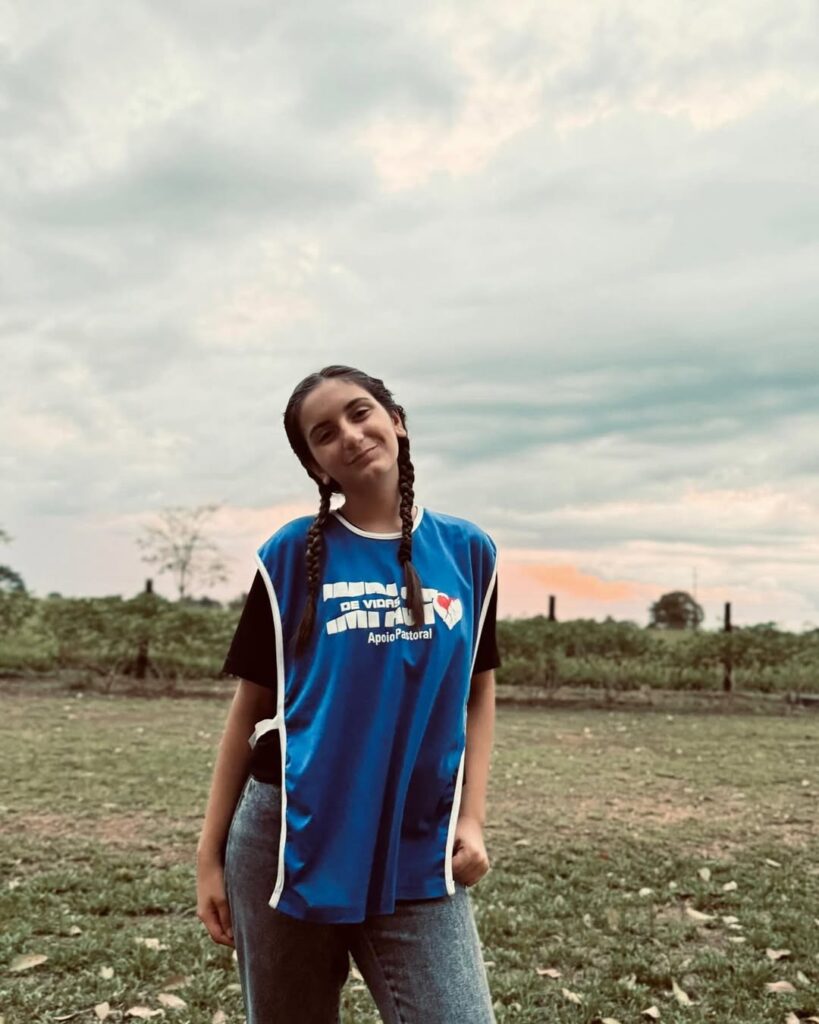 morre-estudante-que-estava-em-van-atingida-por-caminhao-na-br-364-em-ro