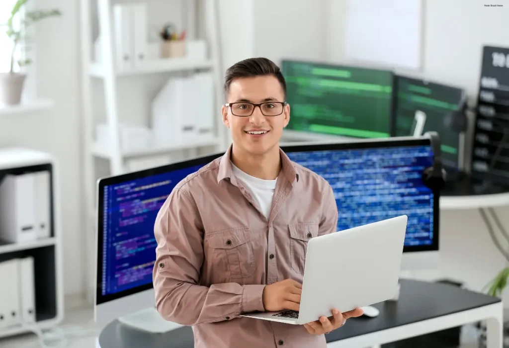 programa-oferece-5-mil-vagas-100%-gratuitas-para-formacao-profissional-em-tech-na-area-de-:-apis-rest-com-entity-framework-e-sql-server