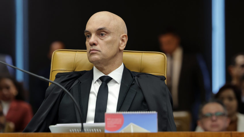 Moraes vota para ampliar alcance do foro privilegiado