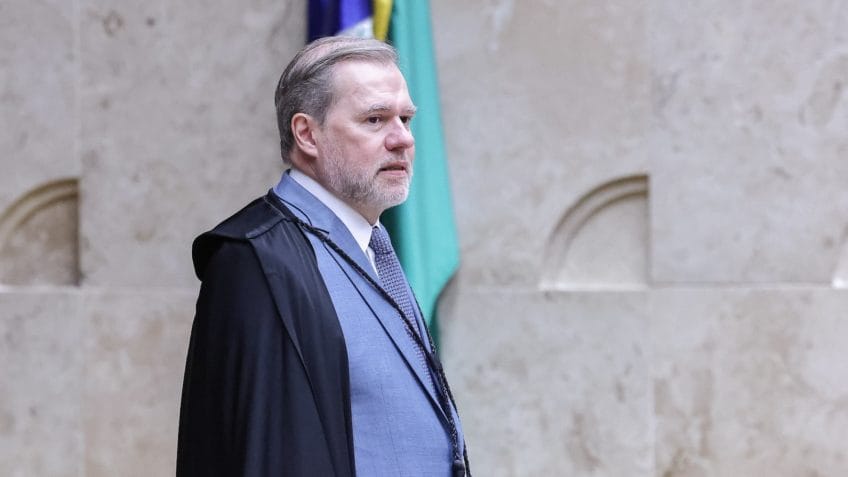 Banco Master: Toffoli dá 30 dias para PF ouvir investigados