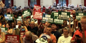 em-ato-em-sp,-manifesto-celebra-democracia-contra-atos-de-8-de-janeiro