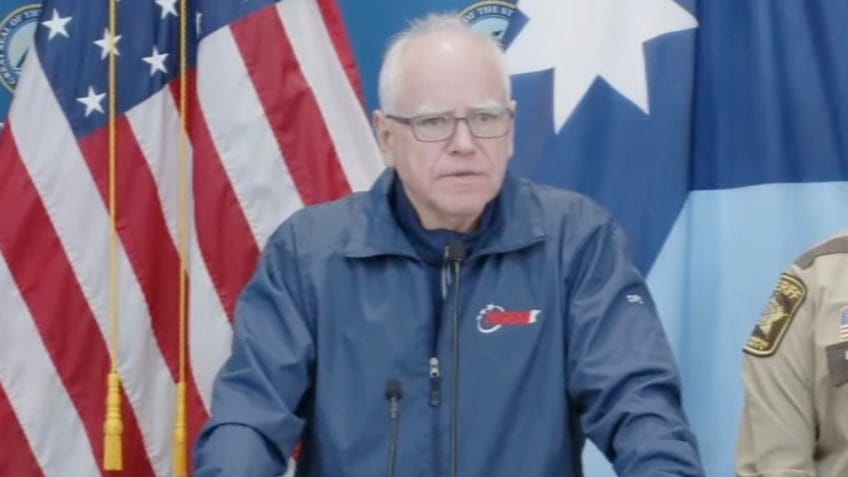 walz-diz-que-estado-conduzira-investigacao-de-morte-por-agentes