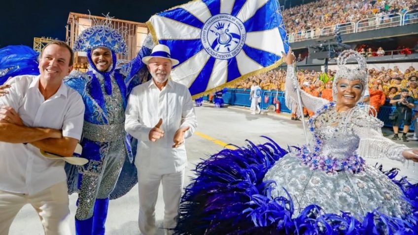 Governo nega irregularidades em desfile que homenageou Lula