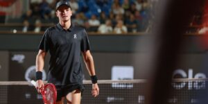 rio-open:-joao-fonseca-mira-final-nas-duplas-apos-queda-em-simples