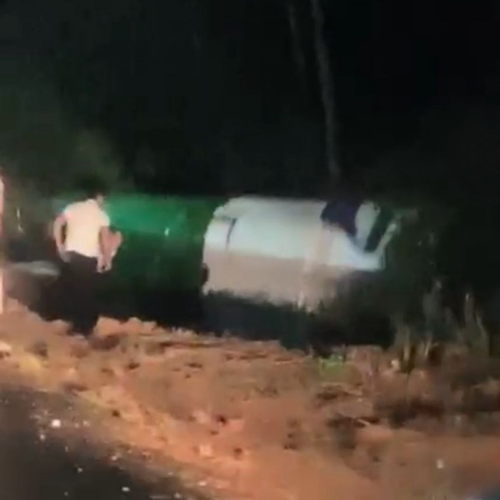 Uma pessoa morre e outras 28 ficam feridas após acidente envolvendo micro-ônibus na BR-364 em RO