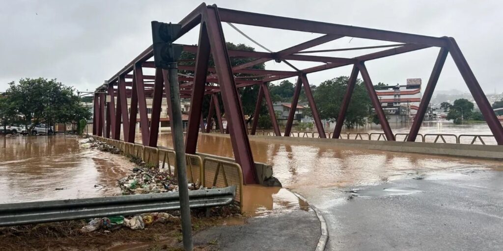 Equipes federais reforçam atendimento a afetados por chuva em MG