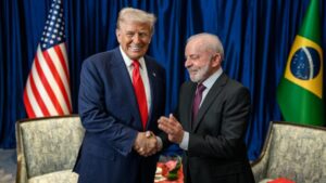 trump-fala-em-boa-relacao-com-lula:-“adoraria-recebe-lo”