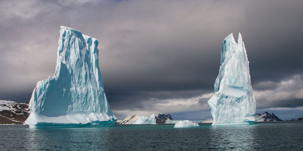 Estudo brasileiro alerta para degelo acelerado nas calotas polares