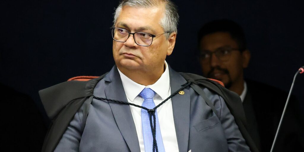 Dino proíbe saques em espécie de emendas parlamentares