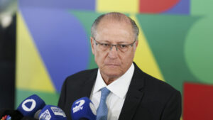 alckmin-diz-que-deixa-ministerio-em-abril,-mas-segue-como-vice