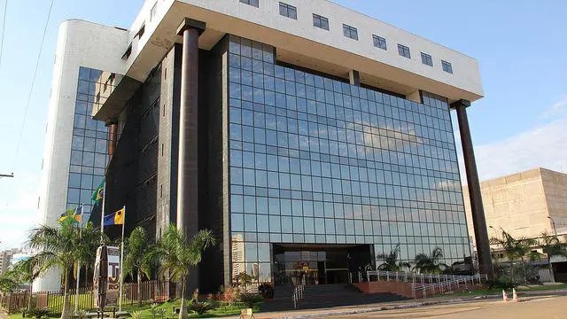 Pai é condenado a indenizar o filho após mandar matar a mãe dele em RO