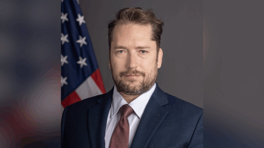 Moraes autoriza que assessor do governo Trump visite Bolsonaro