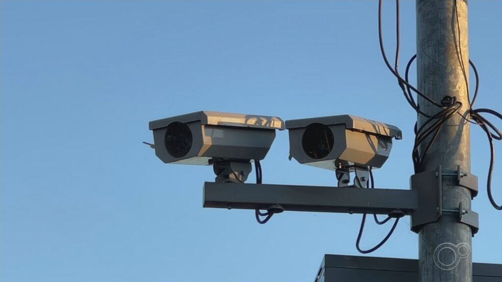 Mais de 30 radares são instalados na BR-364 em RO