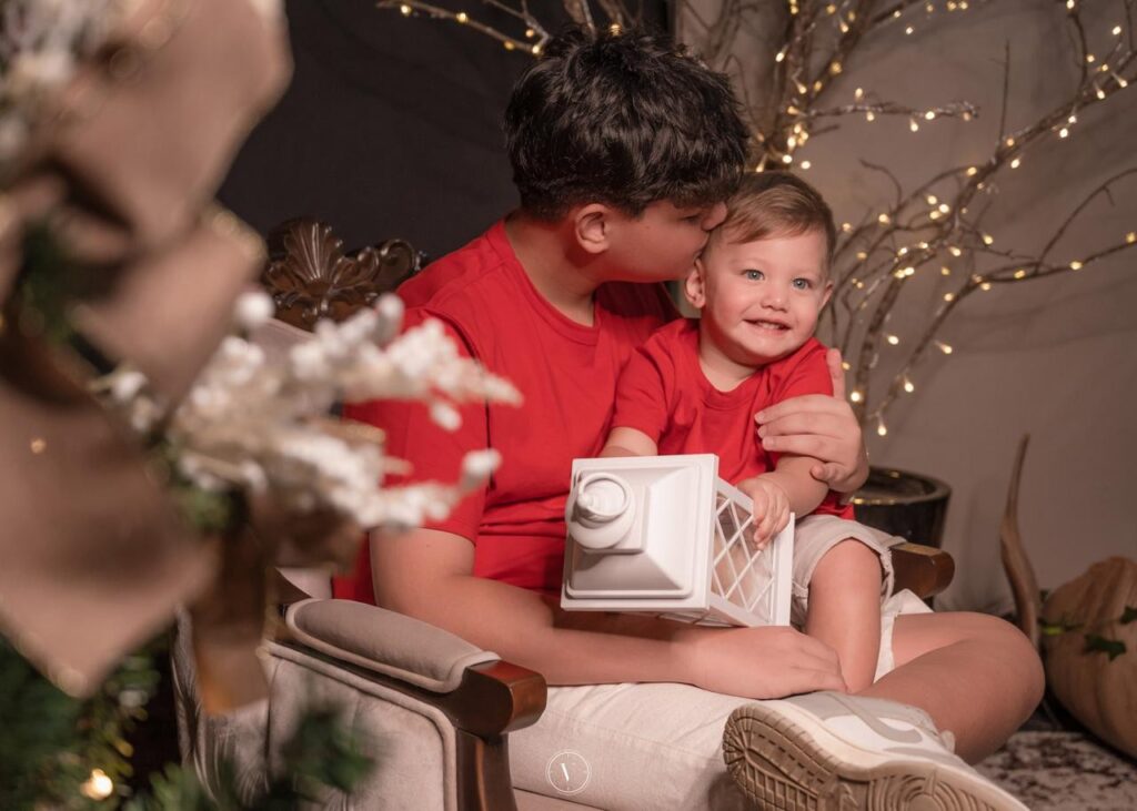 Irmão mais velho doa medula para salvar a vida de caçula com leucemia após diagnóstico em RO