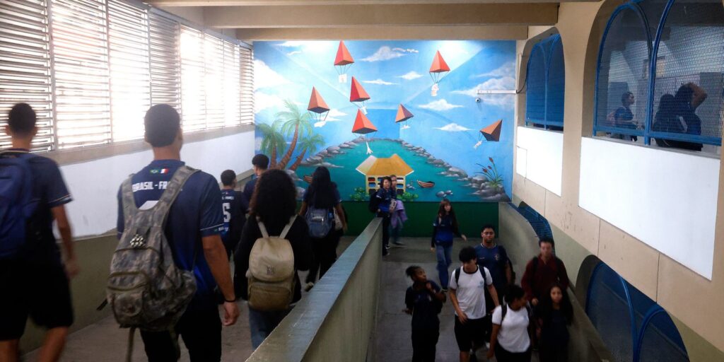 IBGE alerta para quadro preocupante na saúde mental de adolescentes