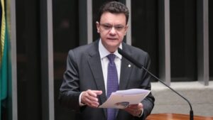 em-vitoria-de-lula-e-motta,-camara-aprova-odair-cunha-para-o-tcu