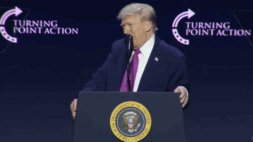 Trump volta a dizer que África do Sul comete “genocídio” contra brancos