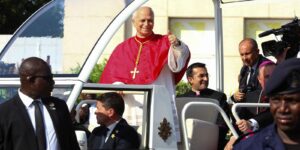papa:-estou-na-africa-para-encorajar-catolicos,-nao-debater-com-trump