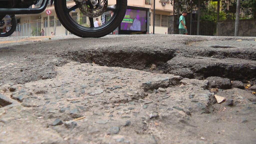 Nova lei obriga empresas a consertar ruas e calçadas após obras em Porto Velho