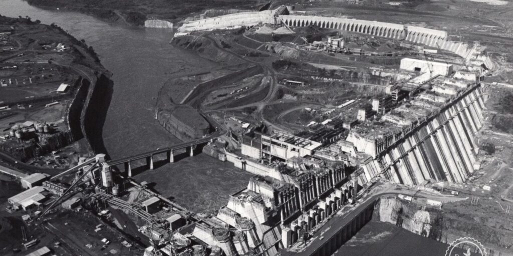 Como a ditadura militar criou um império do ensino privado