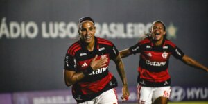 flamengo-derrota-vitoria-e-fica-perto-de-lideres-no-br-feminino