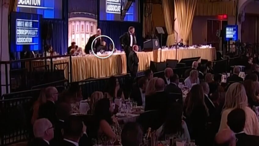 Veja o momento em que o Serviço Secreto retira Trump de jantar