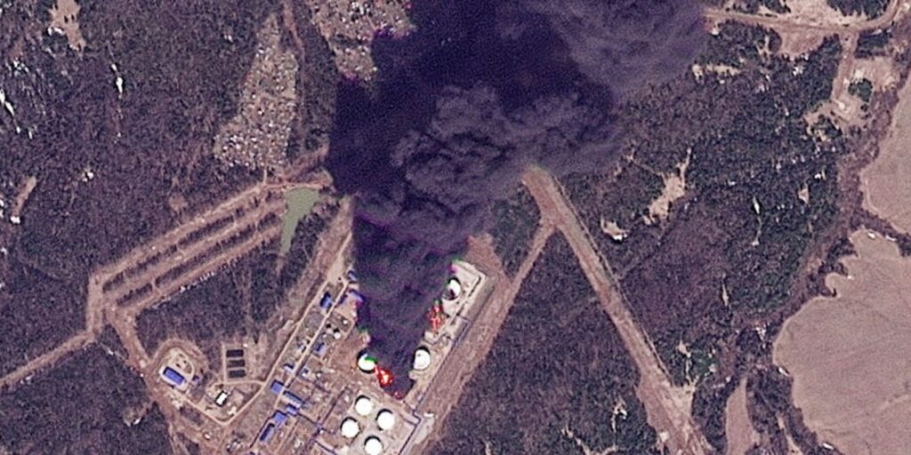 Drones ucranianos atingem instalações petrolíferas russas