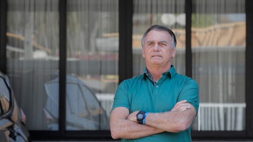 Bolsonaro tem previsão de alta para 2ª feira