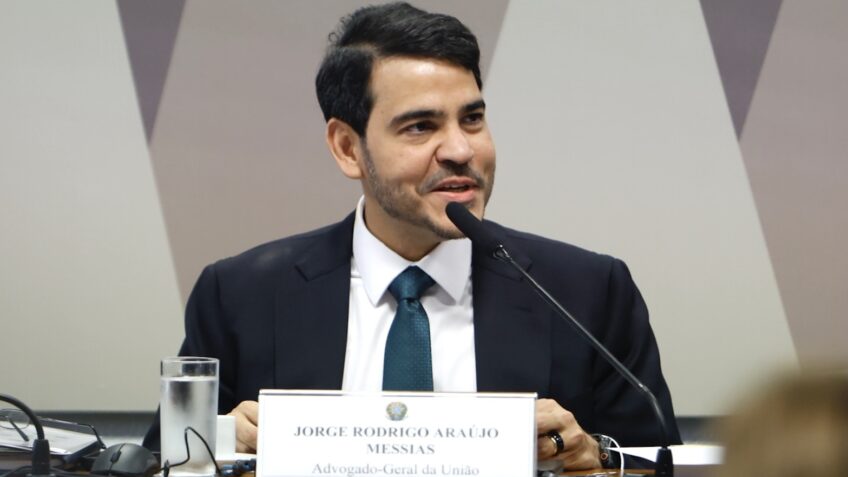 Durigan defende Messias e nega racha com Congresso