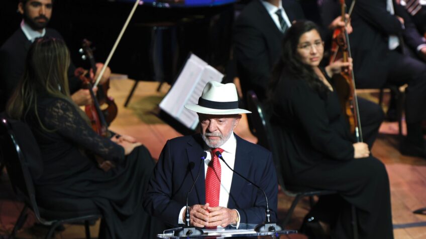 Lula diz que virou “especialista em criar consumidores” para a indústria