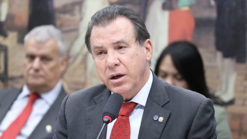 Podiamos estar trabalhando há muito tempo em 40 horas, diz Marinho