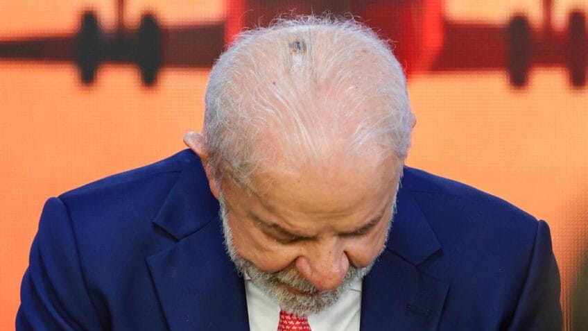 Lula caminha na Granja do Torto 16 dias após cirurgia