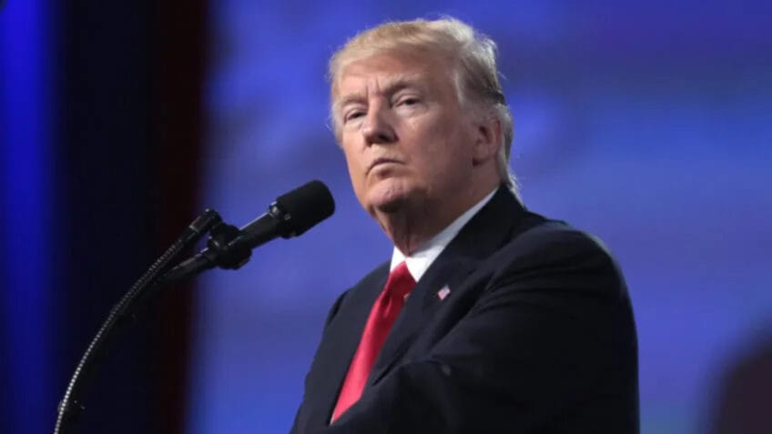Trump chama jornalista de “burra” ao responder pergunta