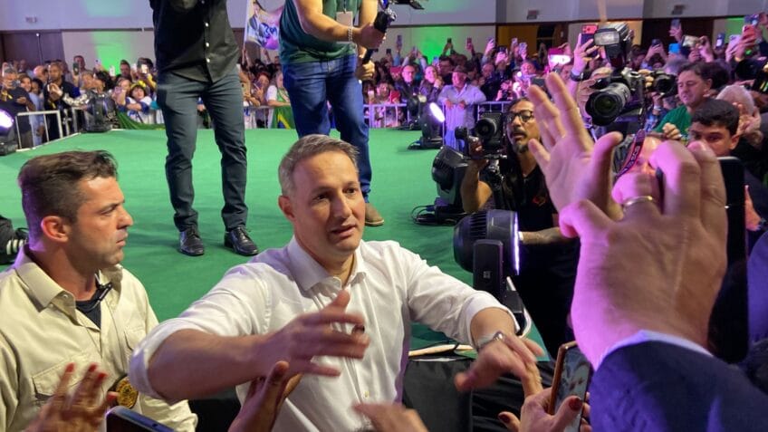 Derrite defende Senado conservador e evita caso Flávio e Vorcaro