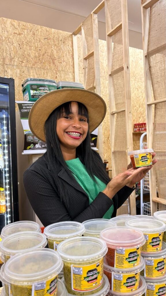 Conheça a empreendedora que começou com R$ 30 emprestados e hoje vive da venda de temperos em RO