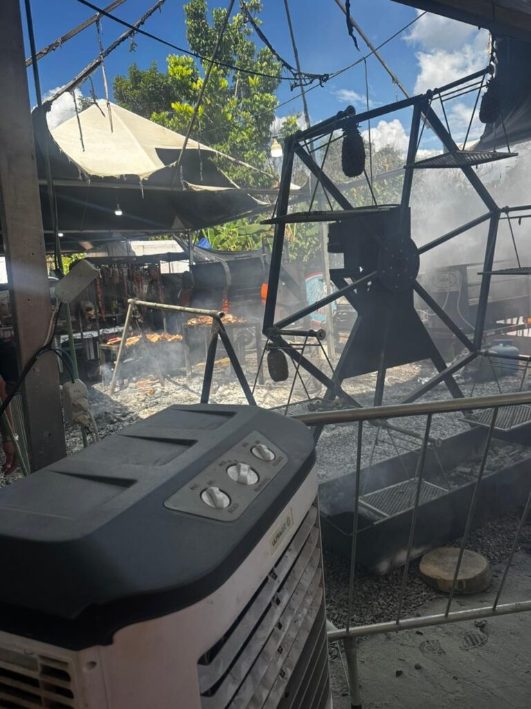 VÍDEO: princípio de incêndio atinge estande de churrasco na Rondônia Rural Show