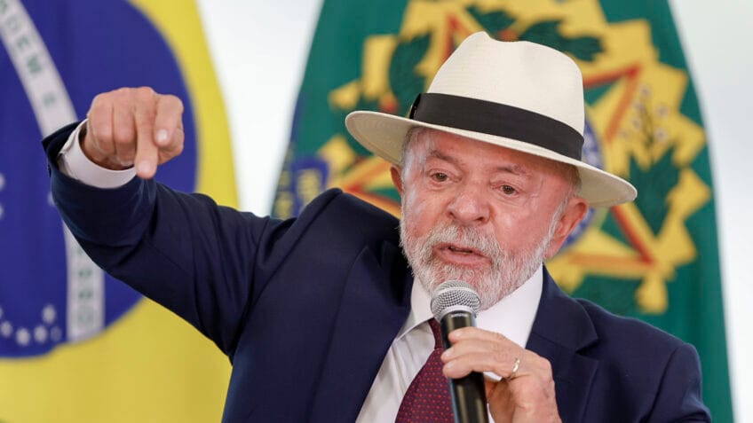Lula prorroga redução de tributos sobre combustíveis