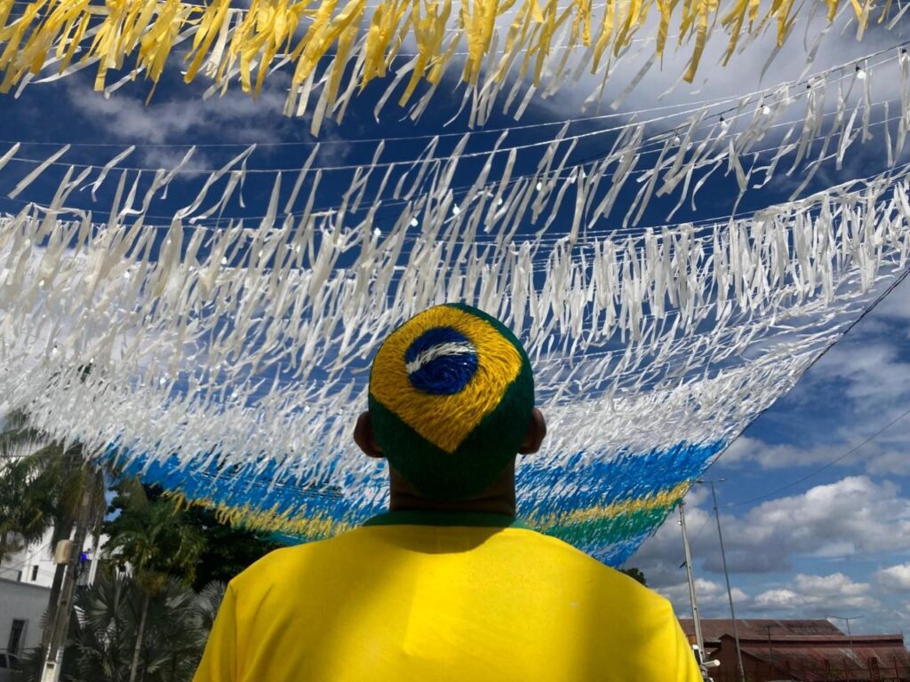 Barbeiros criam cortes de cabelo inspirados na Copa do Mundo em Porto Velho
