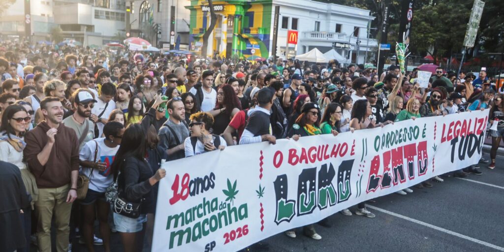 Marcha em São Paulo pede legalização da maconha