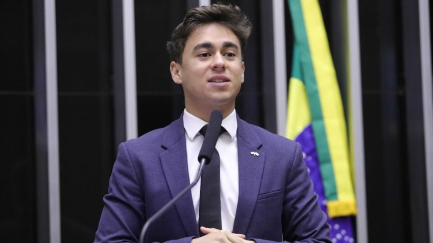 Nikolas diz que decisão de Moraes faz propaganda para Flávio