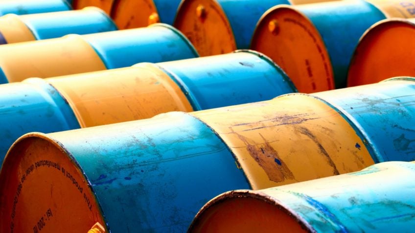 Compra de petróleo pela China cai ao menor nível em quase 10 anos