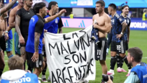 malvinas-repudiam-faixa-da-argentina-e-pedem-punicao-a-fifa