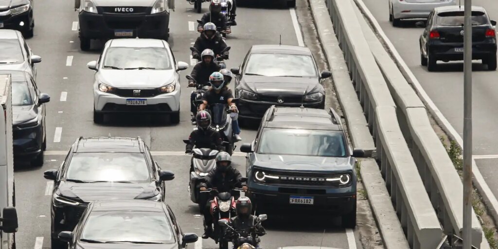 Justiça manda prefeitura de São Paulo liberar Uber Moto