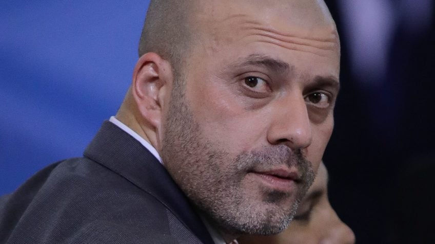 Moraes dá 48 horas para Daniel Silveira explicar vídeo com Portinho
