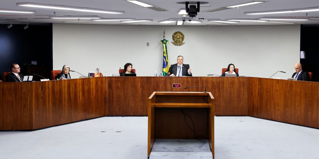 Dino e Moraes defendem rediscutir dispensa de diploma para jornalista