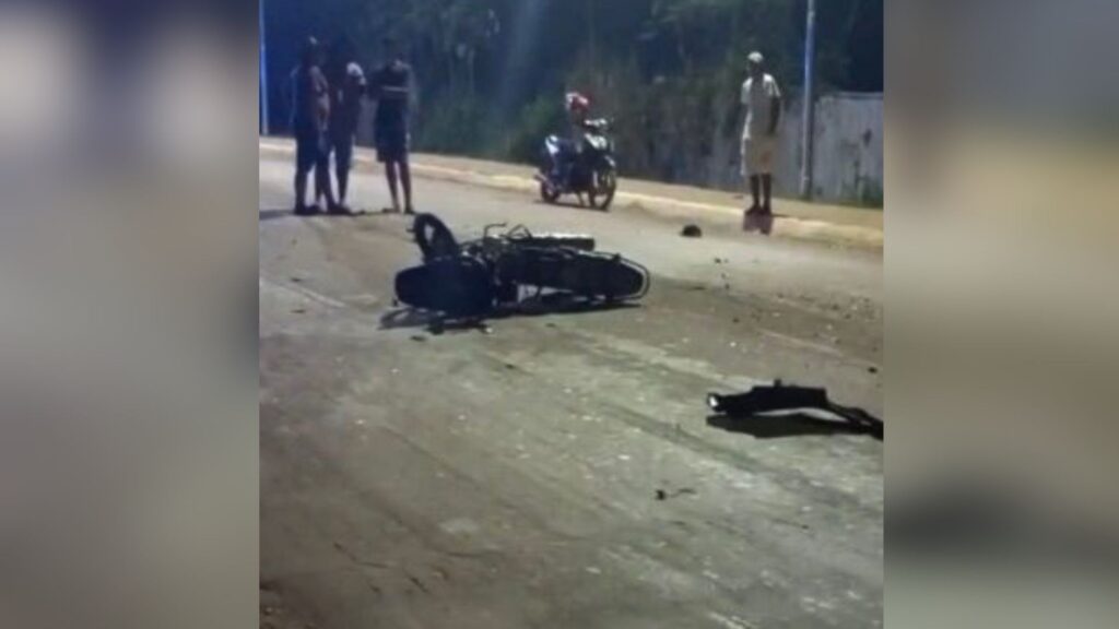 Motociclistas morrem após serem atingidos por caminhonete em Cujubim, RO