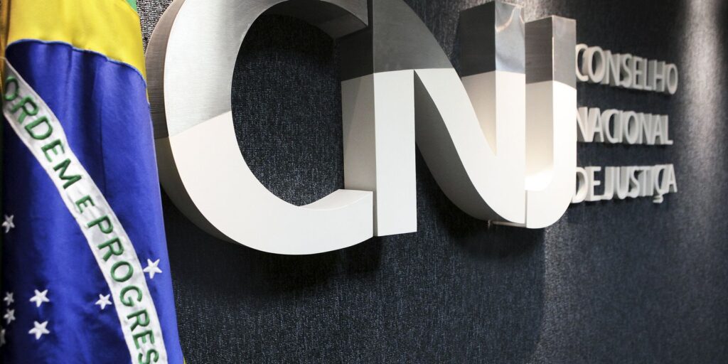 CNJ faz operação em gabinete de desembargador ligado a Nunes Marques